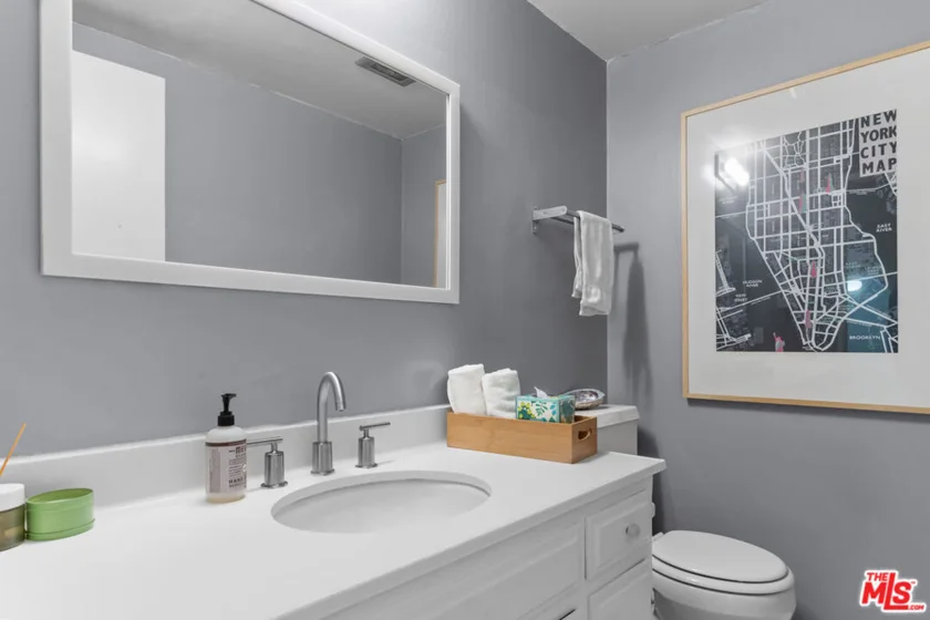 1828 Barry Avenue #4 photo 4