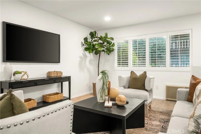 17952 Irvine Boulevard photo 2