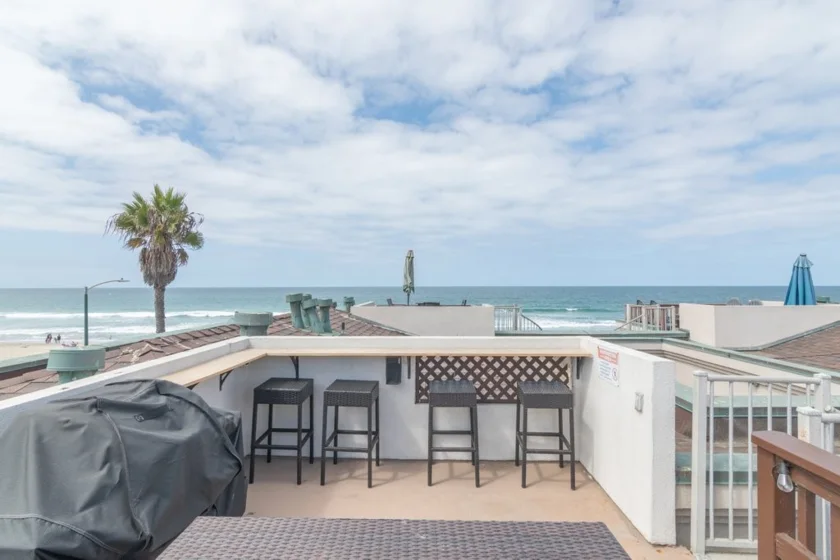 3250 Strandway photo 7