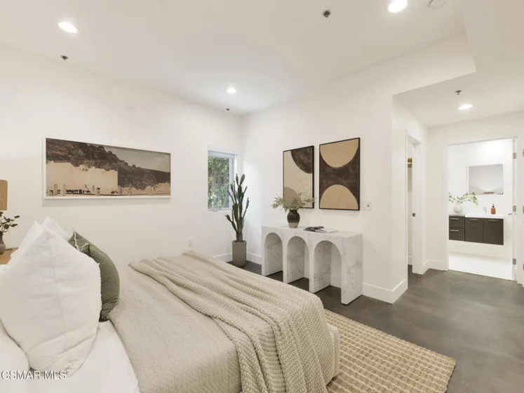5016 Bakman Avenue #104 photo 17