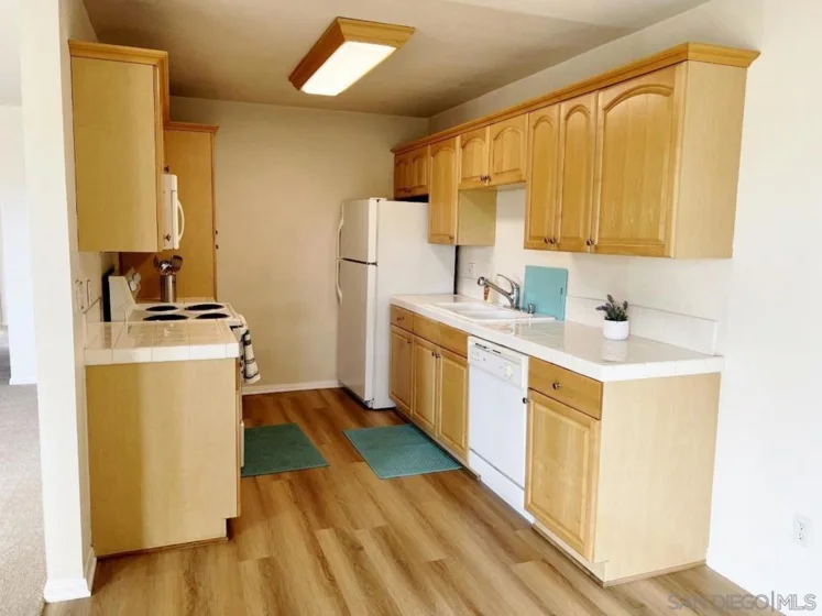 1420 Hilltop Drive #404 photo 1