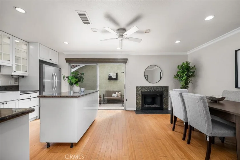 152 Greenmoor #64 photo 5