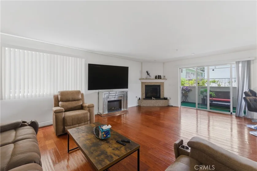 4733 Elmwood Avenue #203 photo 24