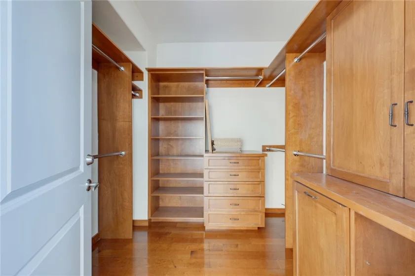 2125 S Bentley Avenue #101 photo 18