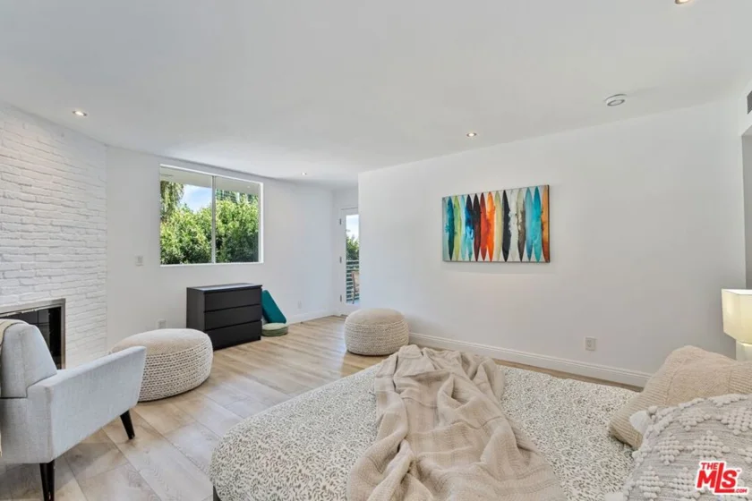 1129 Larrabee Street #8 photo 17