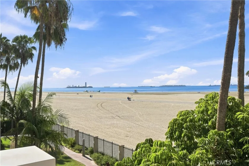 800 E Ocean #905 photo 20