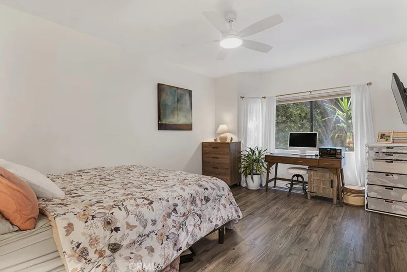 17914 Magnolia Boulevard #121 photo 15