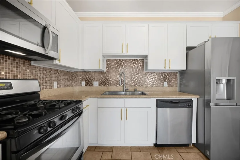 6938 Laurel Canyon #303 photo 24
