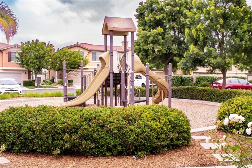 33634 Emerson #B photo 26
