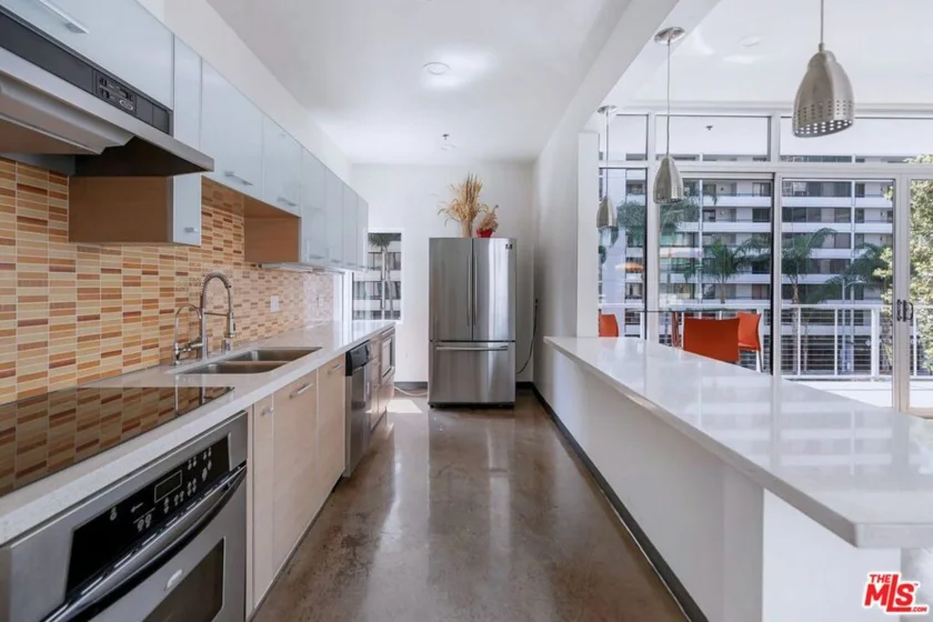 645 W 9th Street #740 photo 36