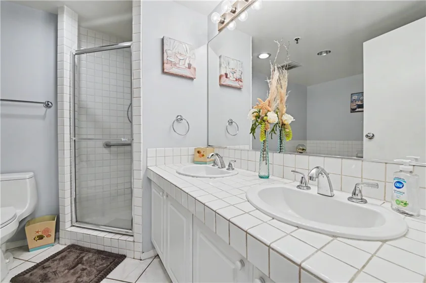 525 E Seaside Way #1109 photo 26