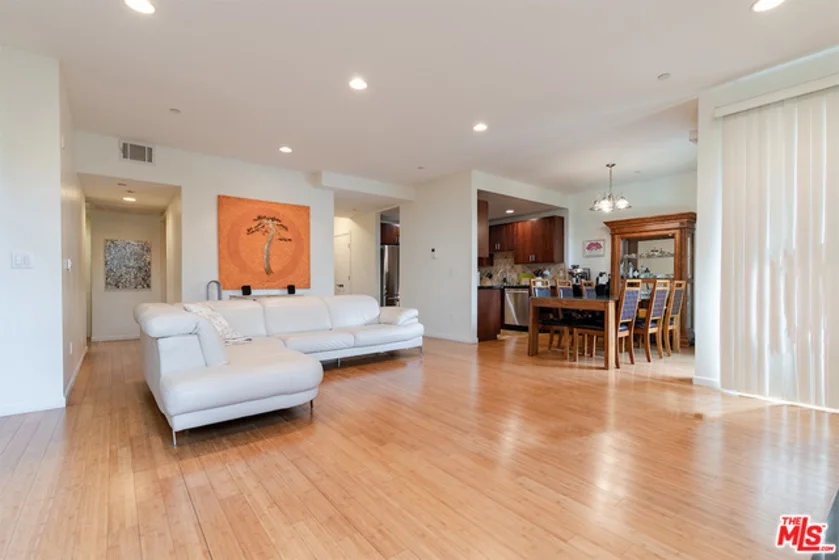 871 Crenshaw #103 photo 1
