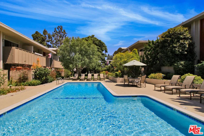 4748 La Villa Marina #D photo 1