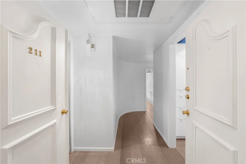 521 Montana Avenue #211 photo 23