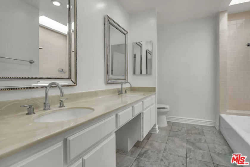 1312 S Saltair Avenue #319 photo 3