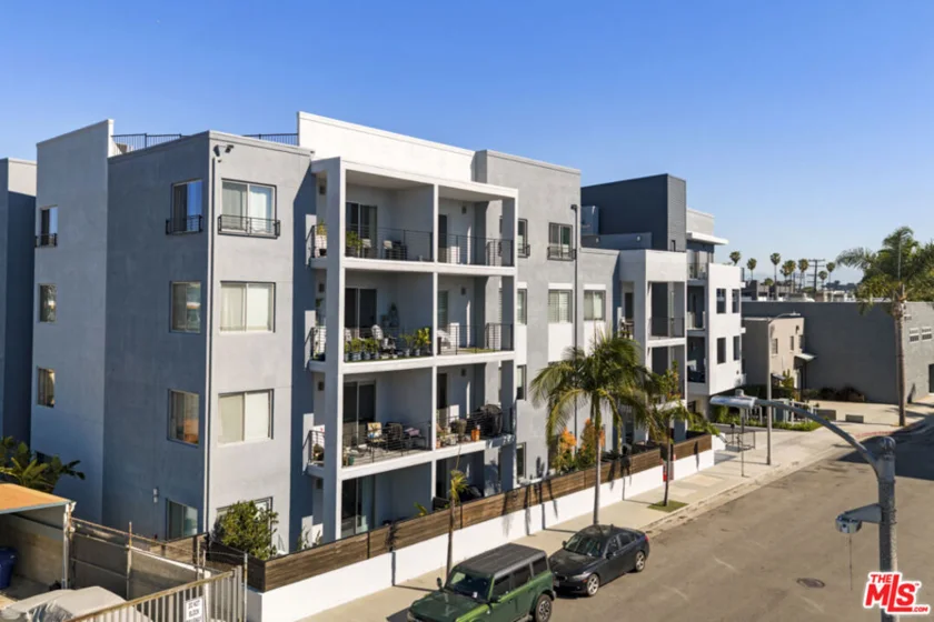 13337 Beach Avenue #106 photo 34