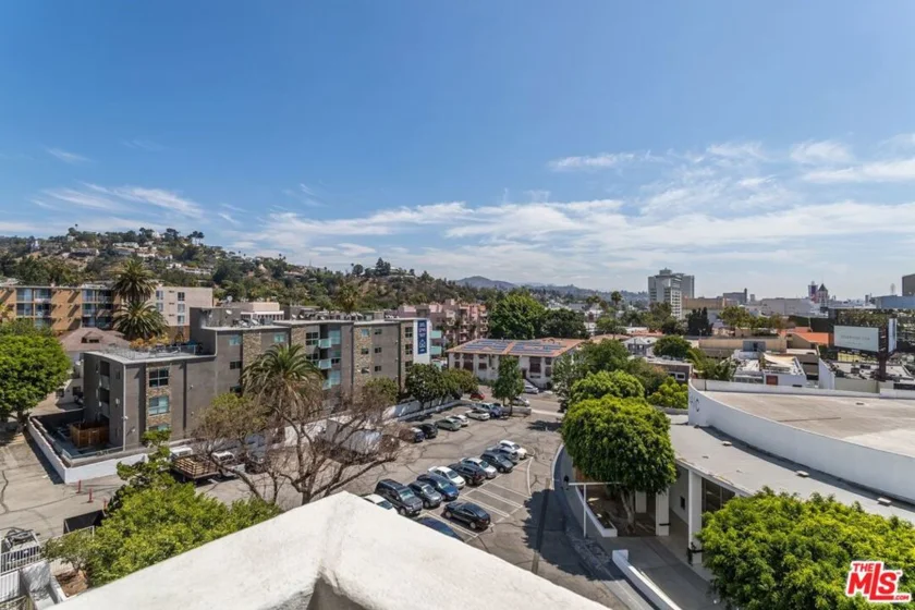 7135 Hollywood Boulevard #606 photo 29