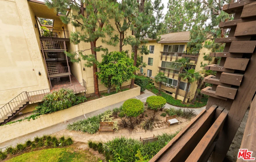 6250 Buckingham #204 photo 17