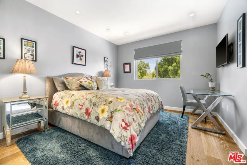 441 S Barrington Avenue #311 photo 9