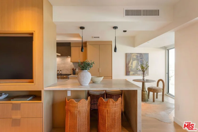 13600 Marina Pointe Drive #604 photo 5