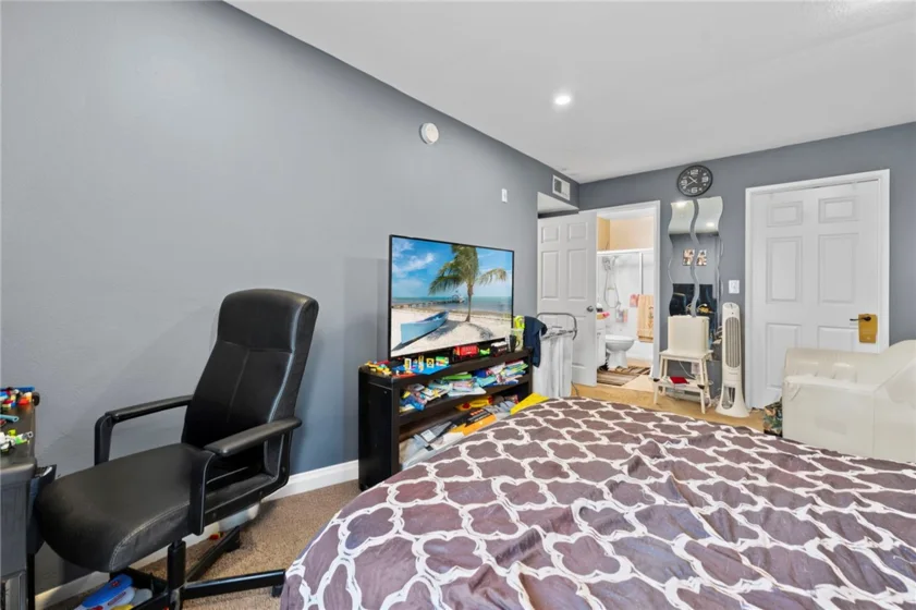 7035 Woodley #205 photo 15