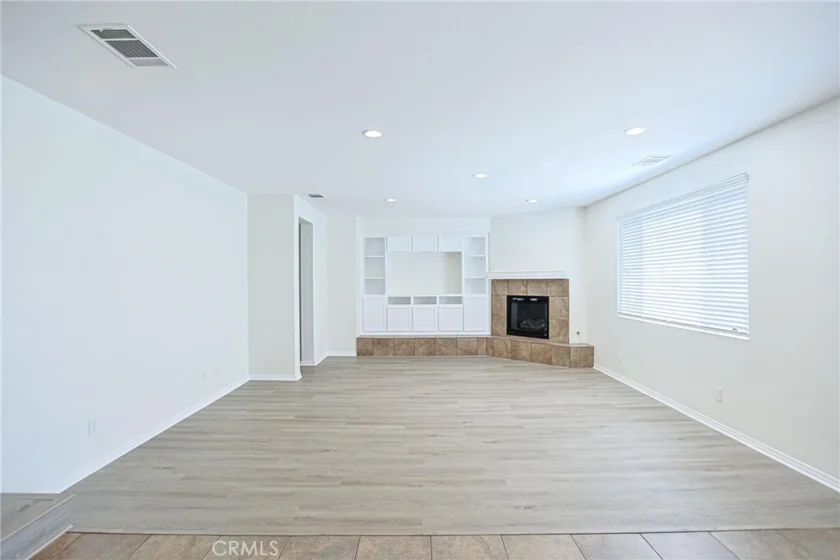 40322 Ariel Hope photo 15