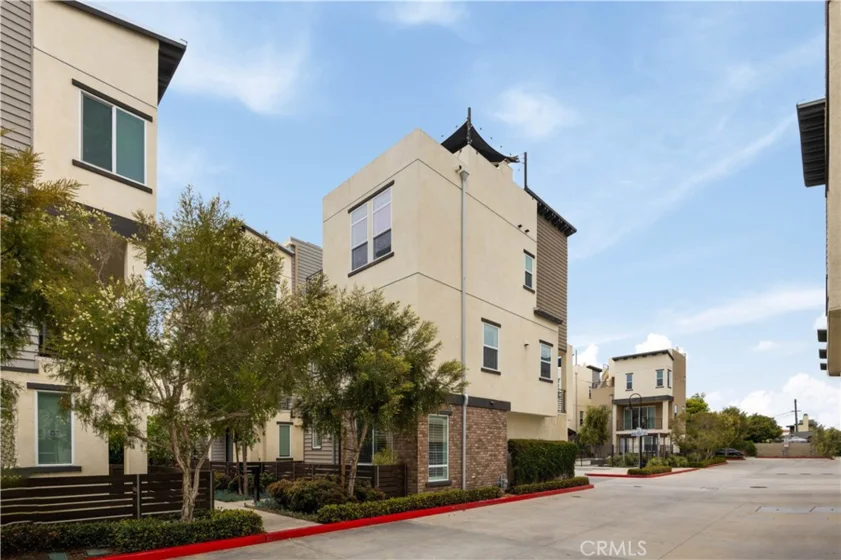 2138 Bella Court photo 4