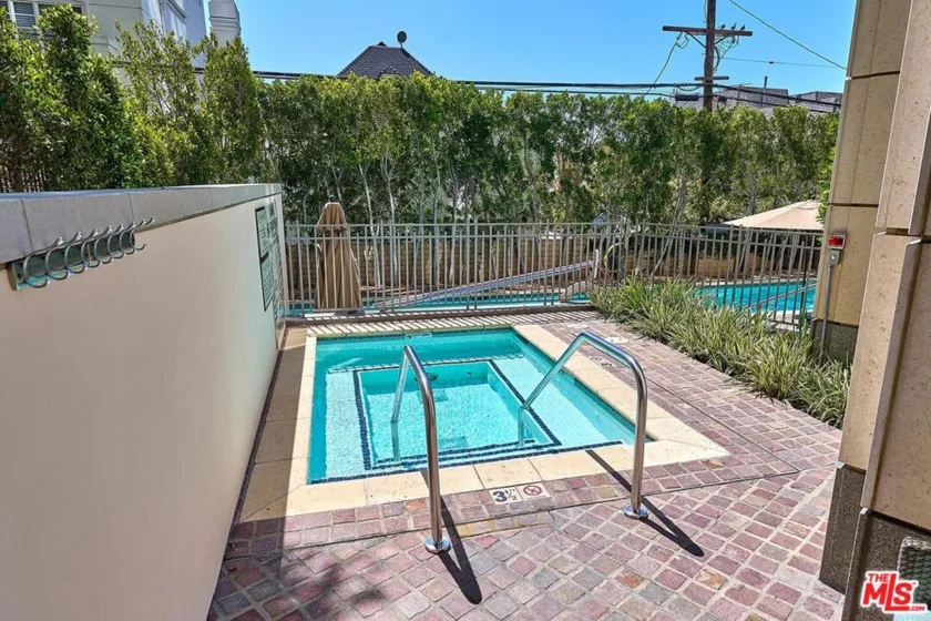 10776 Wilshire Boulevard #603 photo 3