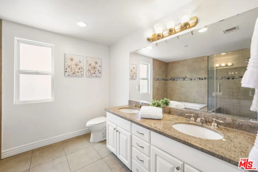 1135 Rexford Drive #302 photo 3