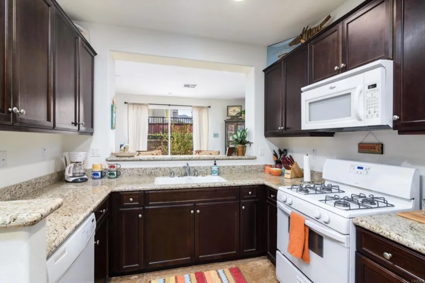 27494 Hazelhurst Street #2 photo 6