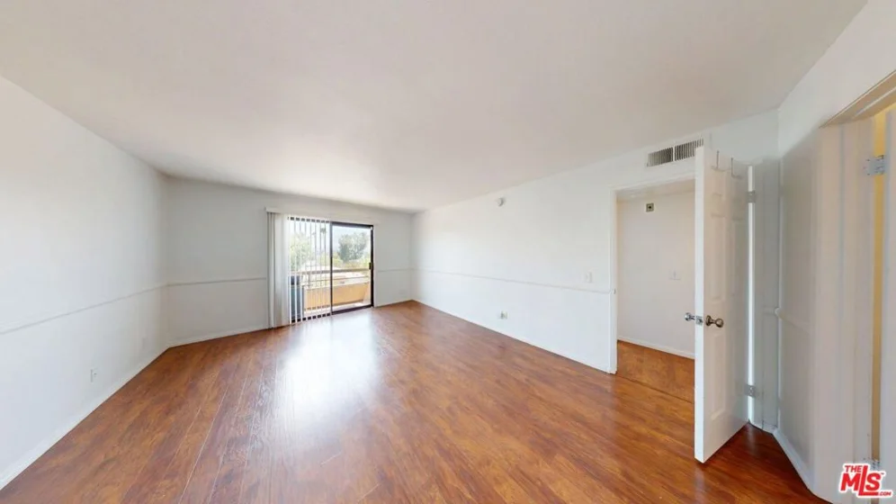 8710 Independence Avenue #301 photo 10