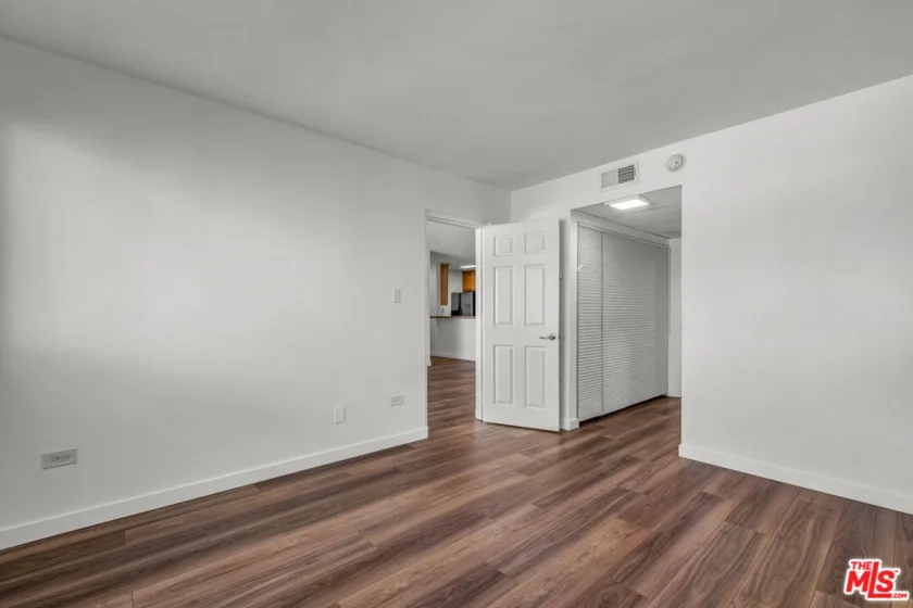 421 S La Fayette Park Place #210 photo 4