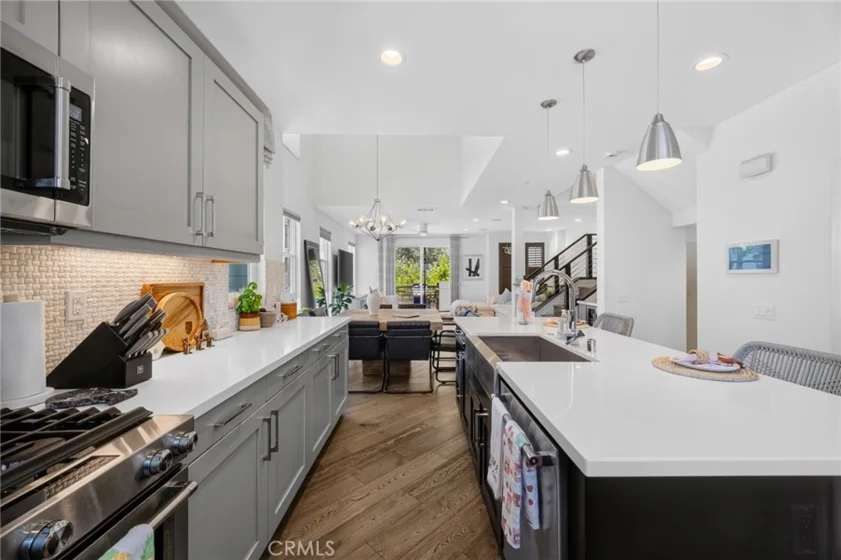 1687 Grand View photo 11