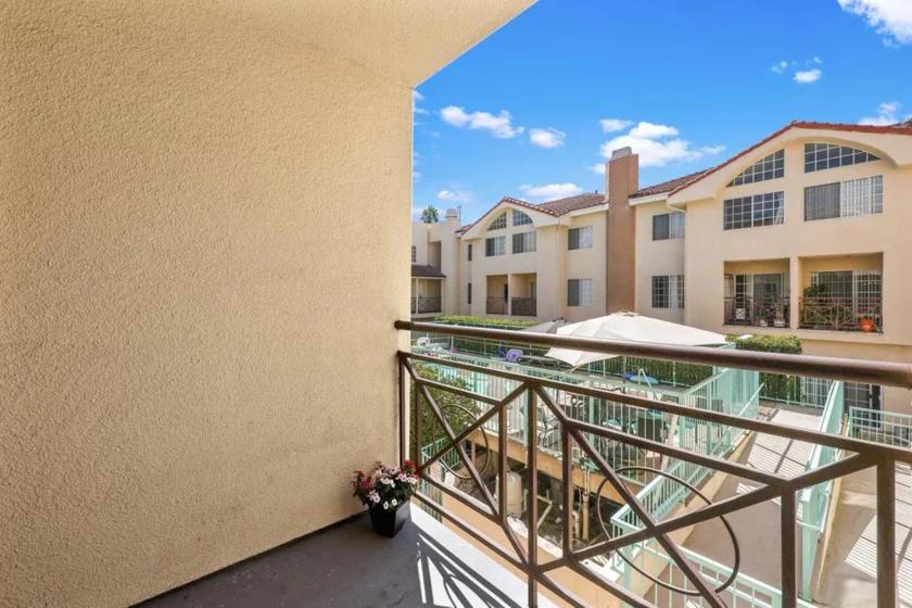 1131 Campbell #212 photo 24