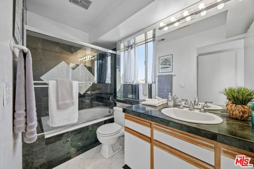 4549 Haskell Avenue #1 photo 19