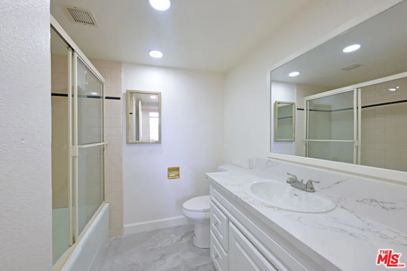 10535 Wilshire Boulevard #1803 photo 24