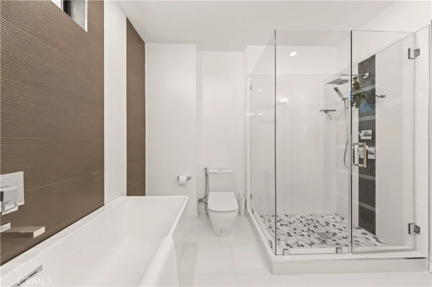 4485 Hazeltine Avenue #1 photo 38