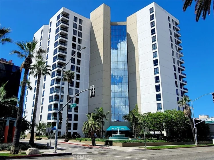 1310 E Ocean #905 photo 1