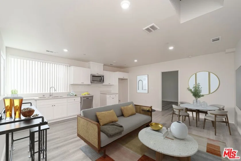 6921 Menlo Avenue photo 1