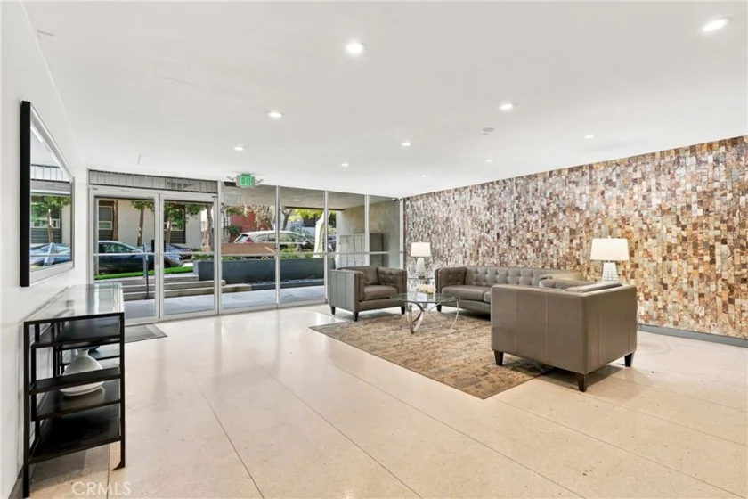 5625 Windsor Way #211 photo 17