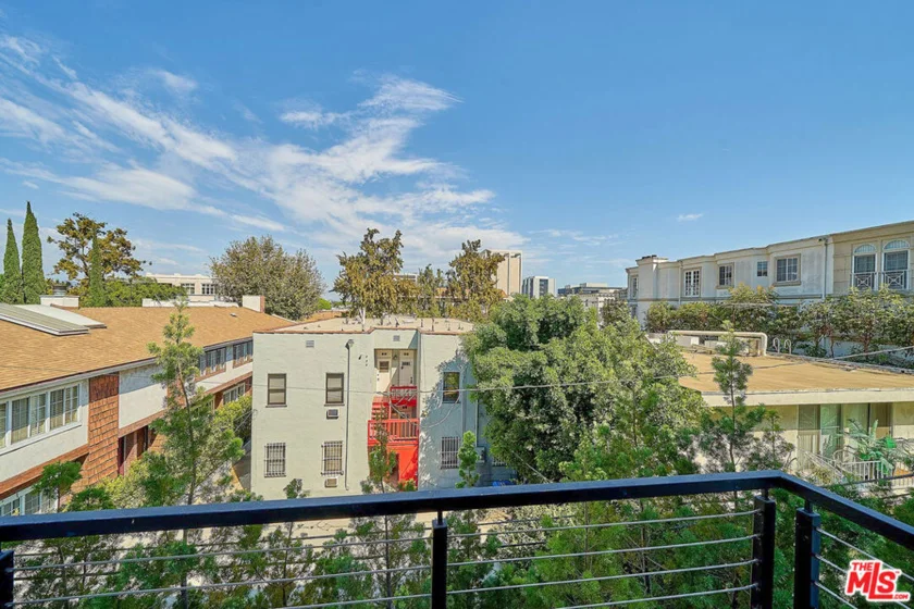 132 N Swall Drive #301 photo 17