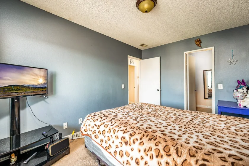 25899 Baylor Way photo 15
