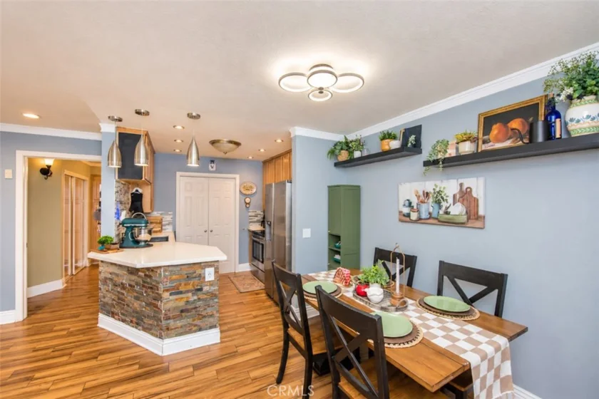 2375 Del Mar Way #101 photo 8