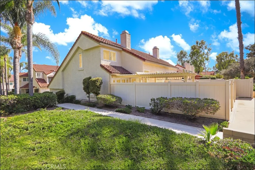 25225 Avenida Tranquila photo 1