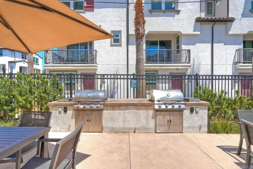 437 Carina Glen photo 29