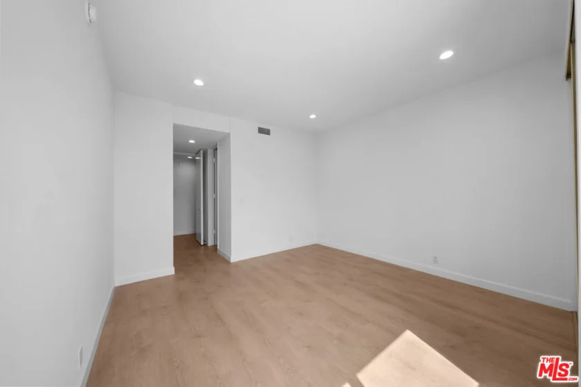 4477 Wilshire Boulevard #308 photo 23