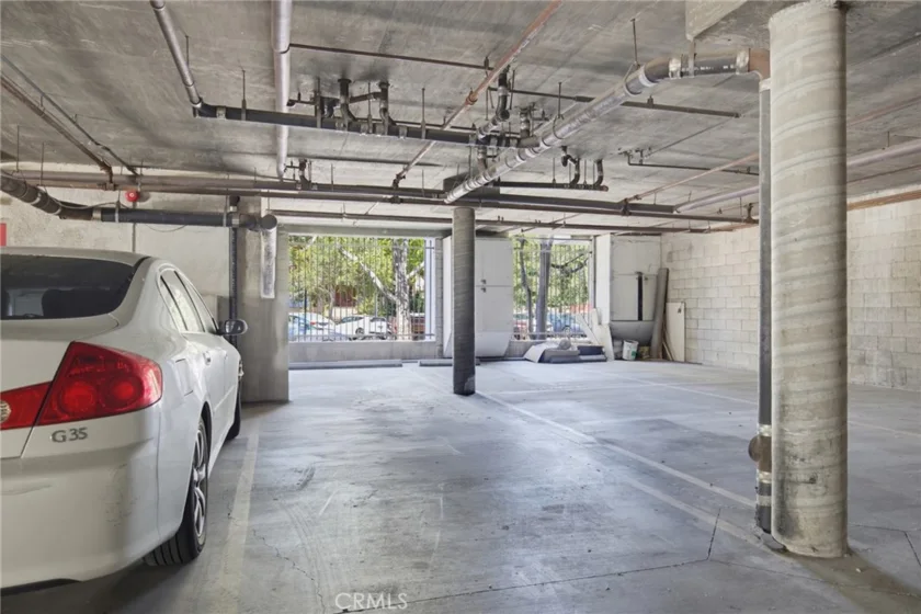 726 Elm Avenue #403 photo 31