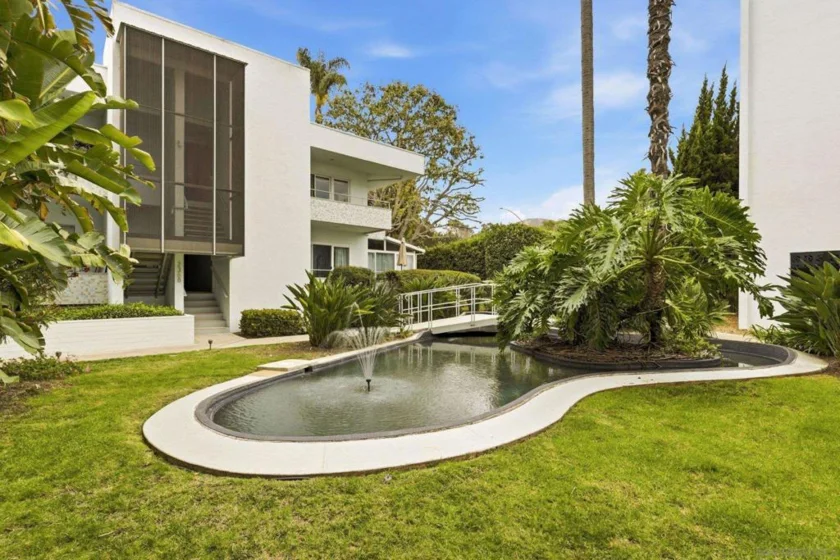 2364 Torrey Pines Road photo 31