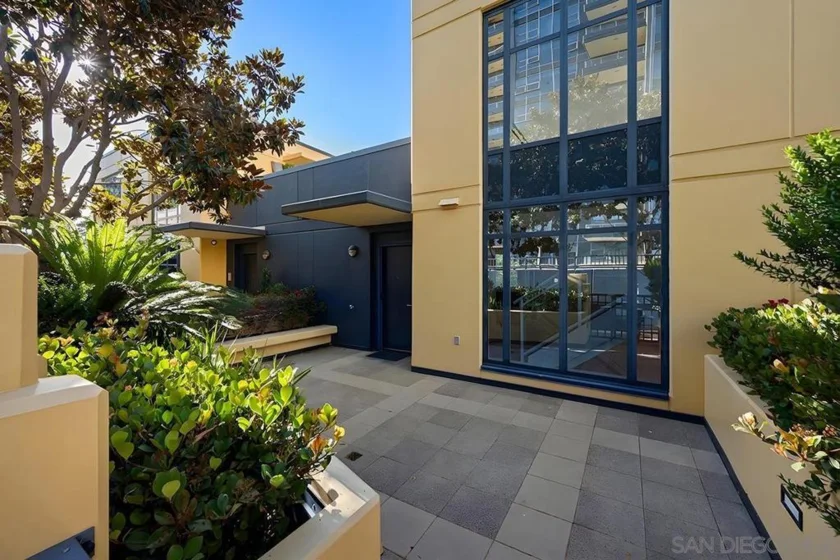 1325 Pacific Highway #313 photo 11