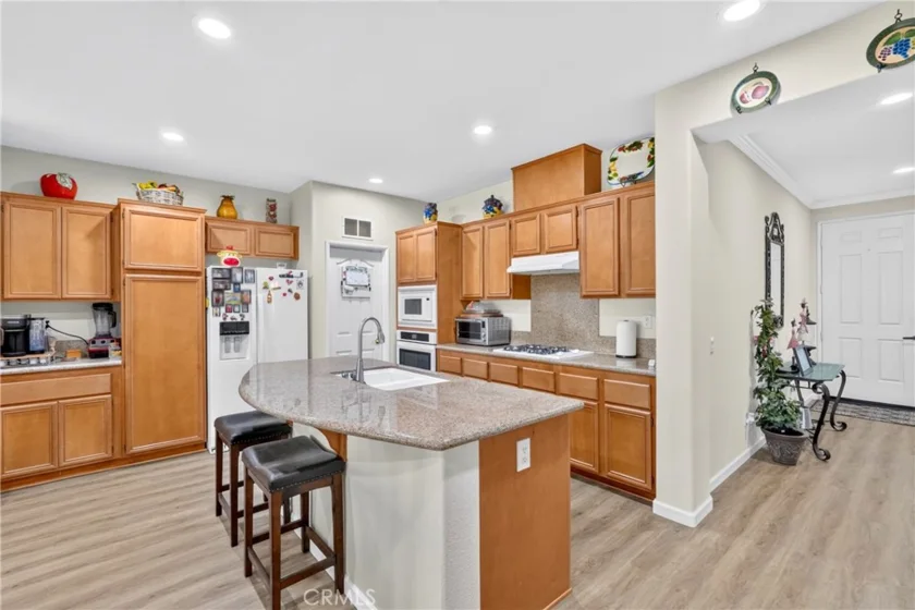 28209 Basswood photo 8